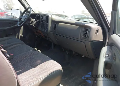 2004 GMC Sierra C2500 Heavy Duty from USA, damaged, VIN 1GDHC24U94E363663